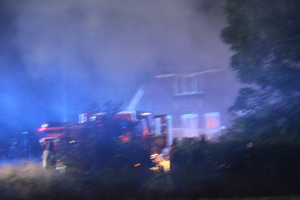 Leegstaande boerderij verwoest vanwege brand