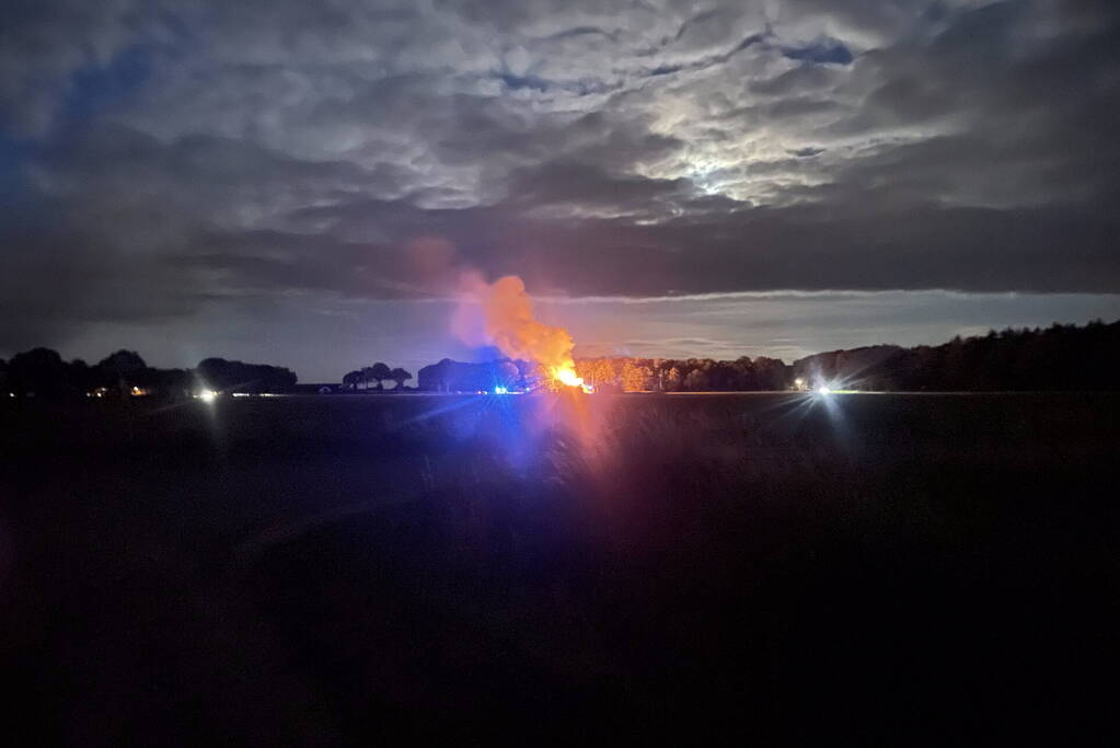 Leegstaande boerderij verwoest vanwege brand