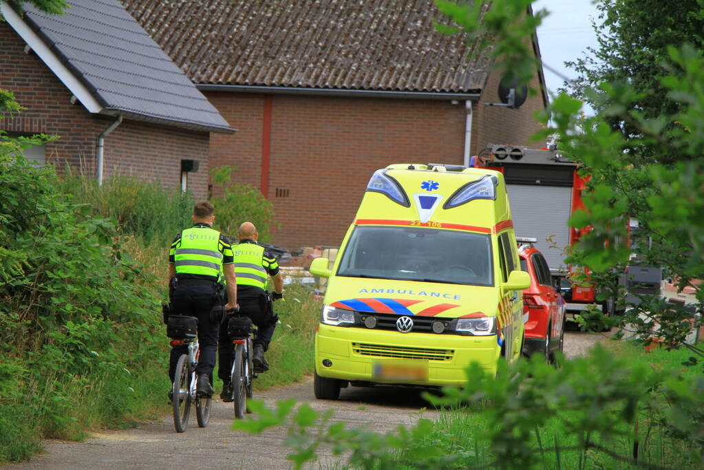 Overleden persoon aangetroffen bij bedrijf