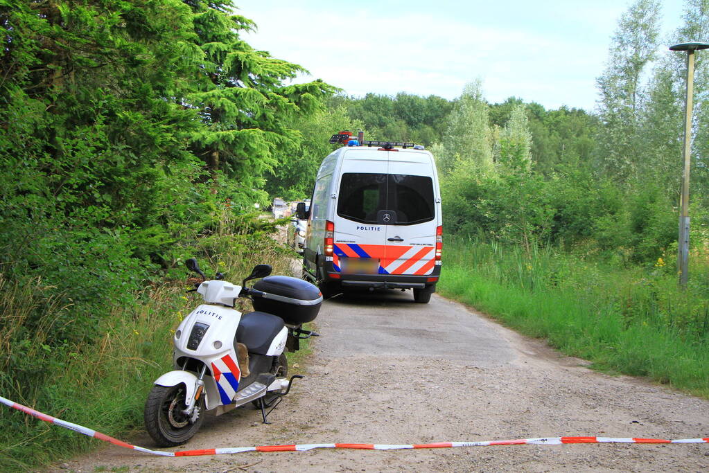Overleden persoon aangetroffen bij bedrijf