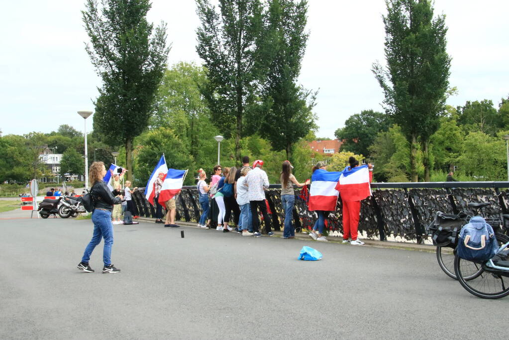 Steunbetuiging voor boeren vanaf viaduct
