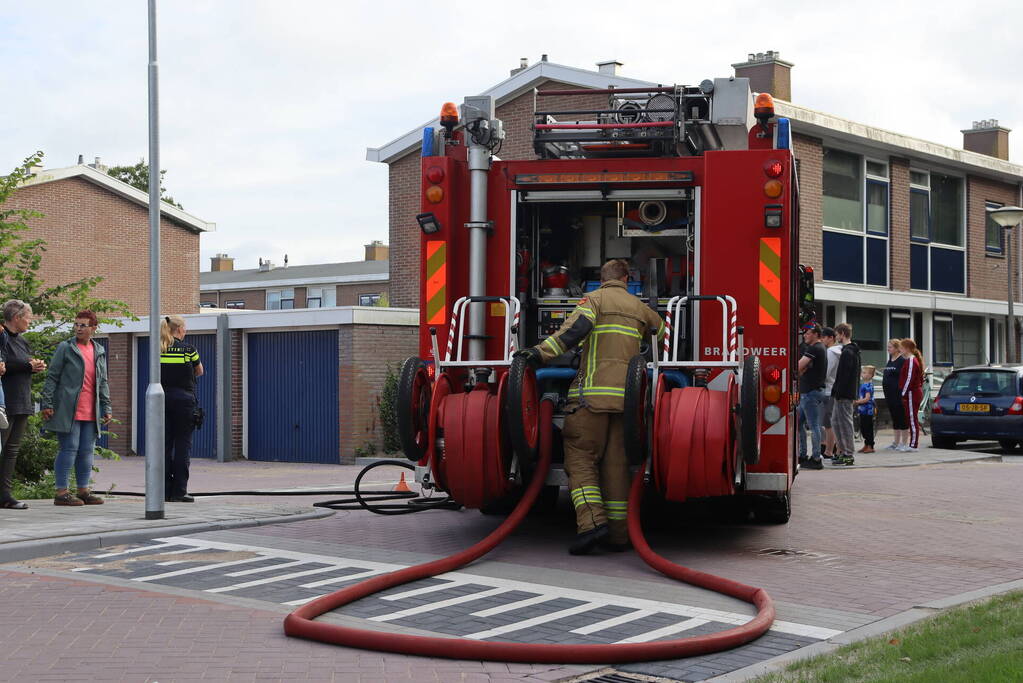 Brand in garage snel onder controle
