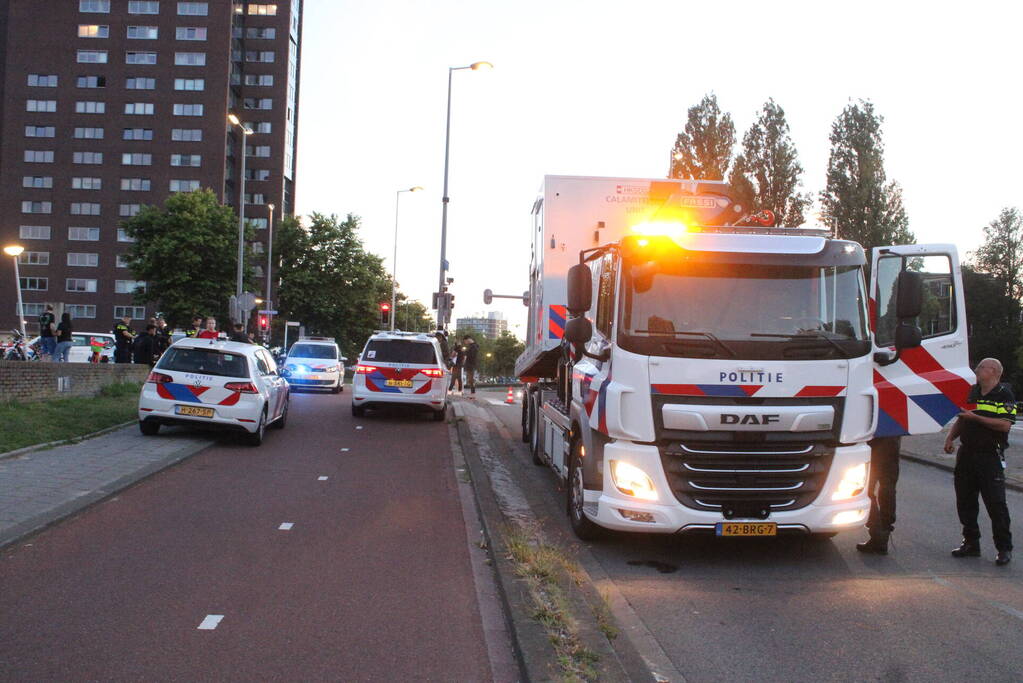Persoon op straat doodgeschoten bij metrostation