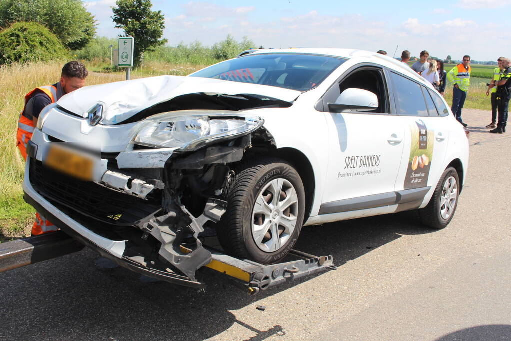 Een gewonde bij kop-staart ongeval