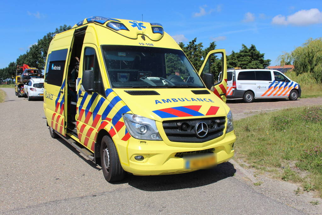 Een gewonde bij kop-staart ongeval