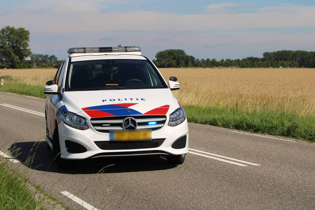 Brommerrijder onderuit bij aanrijding auto