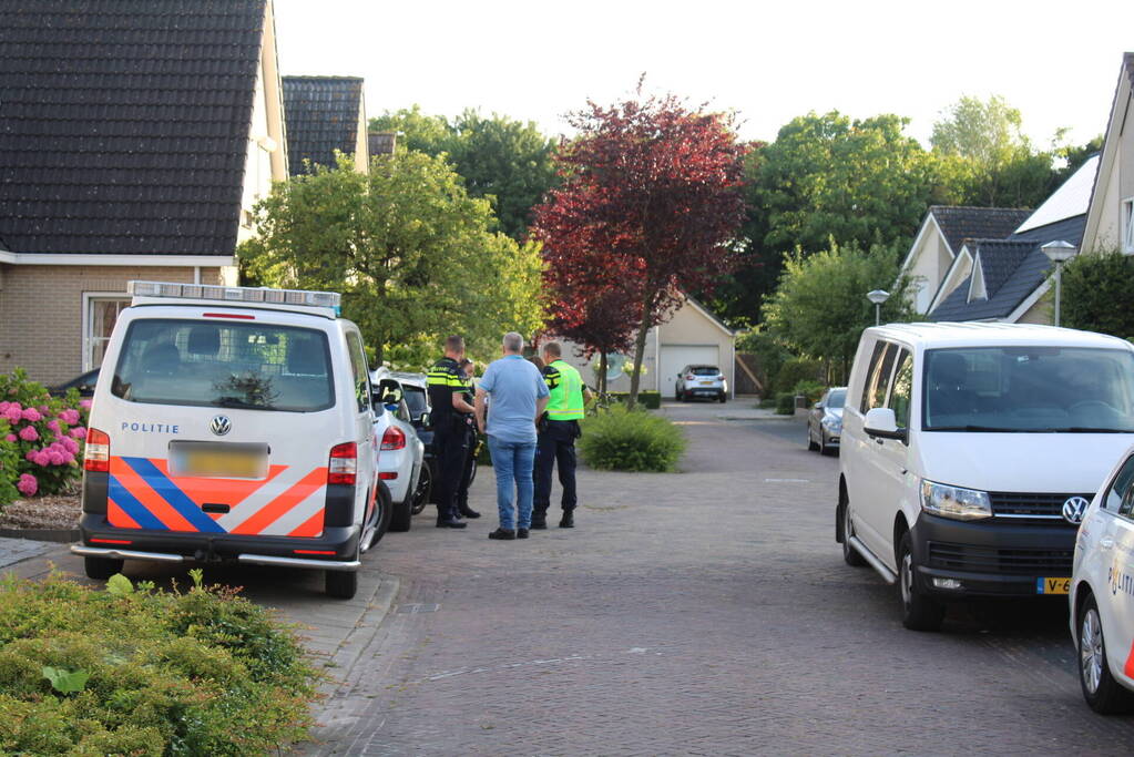 Twee overleden personen aangetroffen in woning