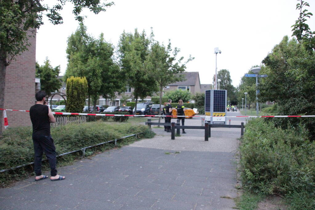 Grote politieactie bij woning waar explosief afging