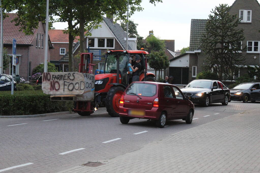 Wederom boeren in protestoptocht