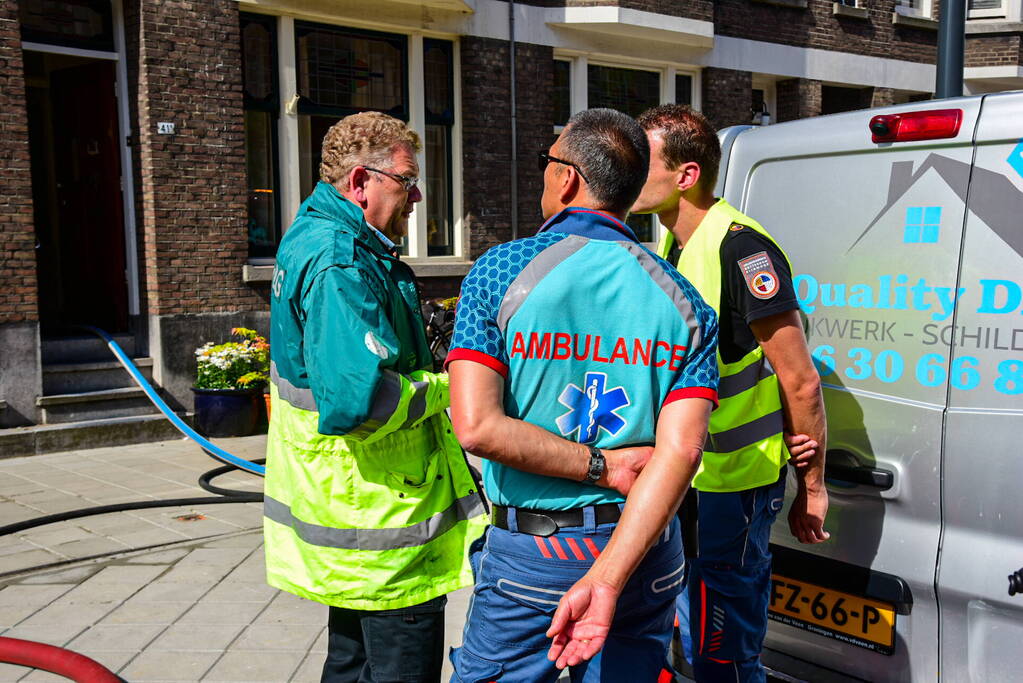 Veel rook bij uitslaande woningbrand