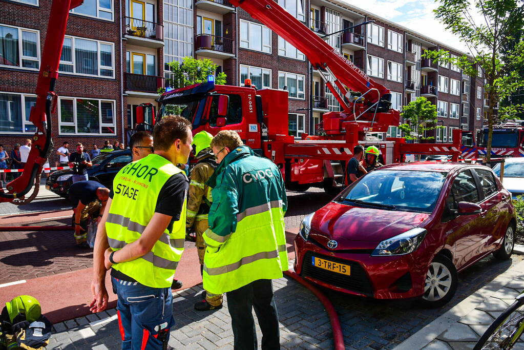 Veel rook bij uitslaande woningbrand