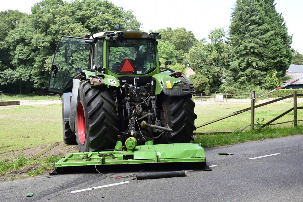 Flinke schade bij aanrijding tussen twee auto's