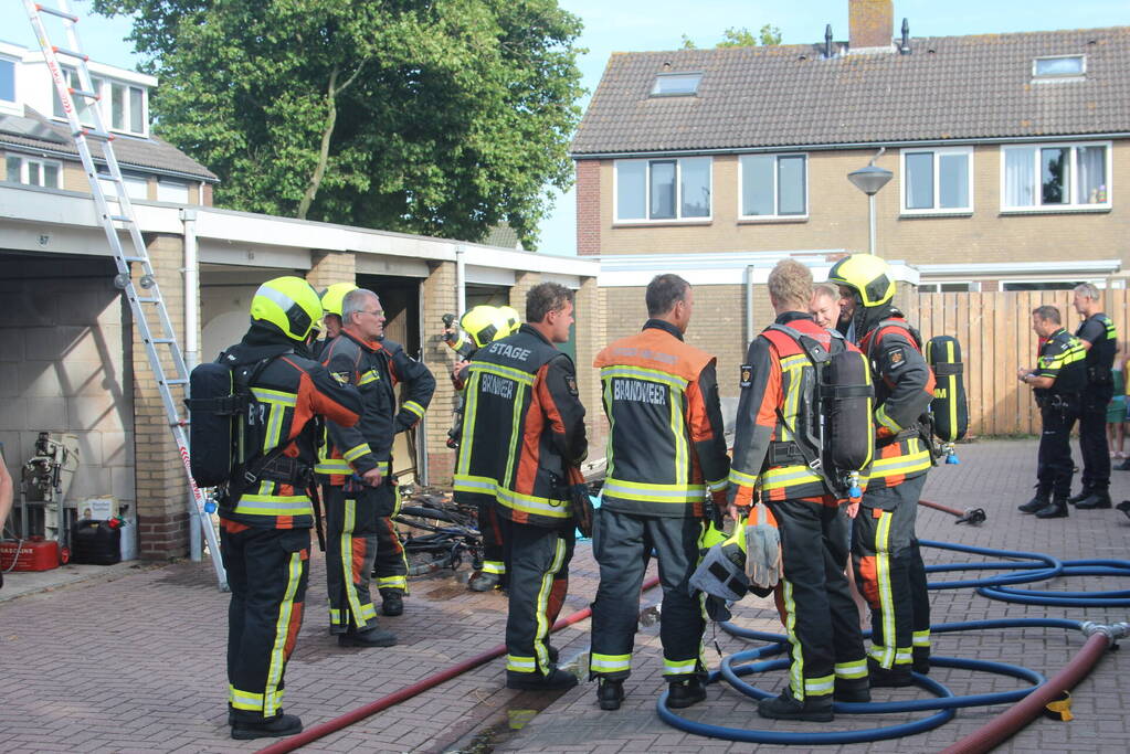 Uitslaande brand in garagebox
