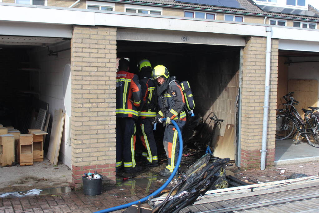 Uitslaande brand in garagebox