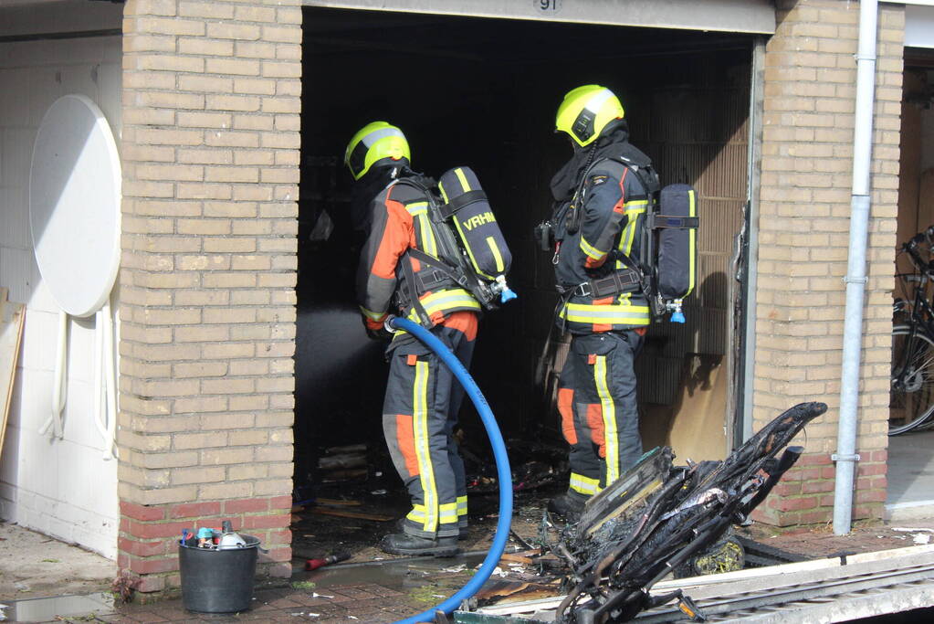 Uitslaande brand in garagebox