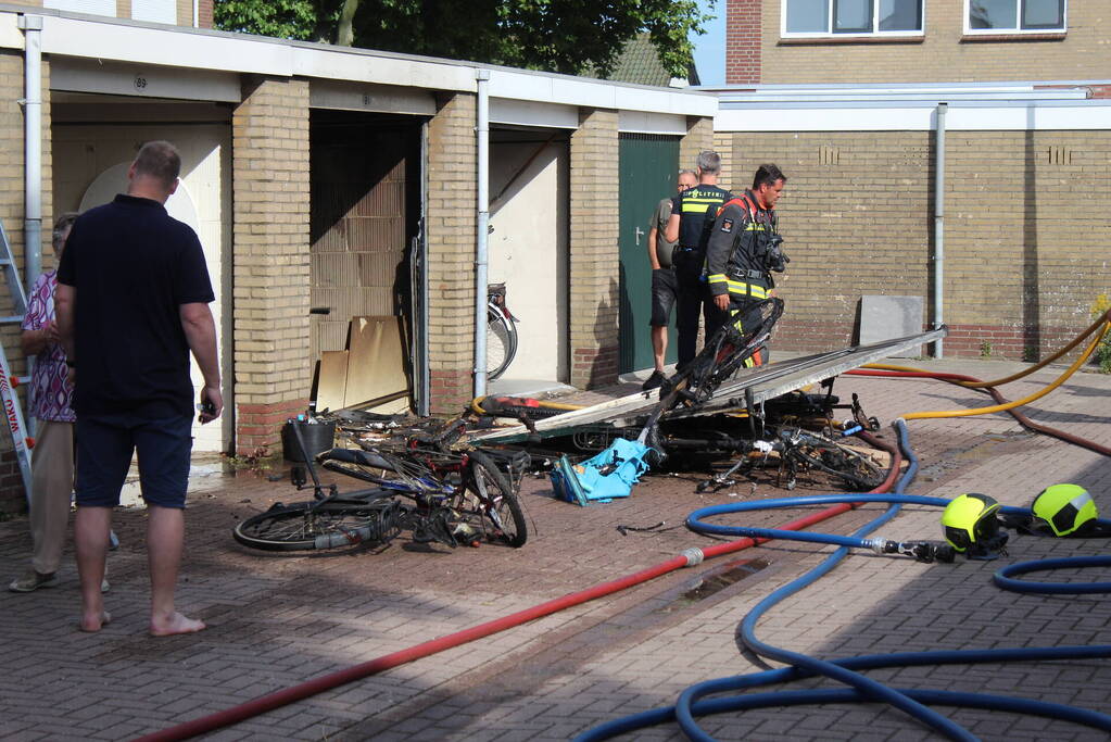 Uitslaande brand in garagebox