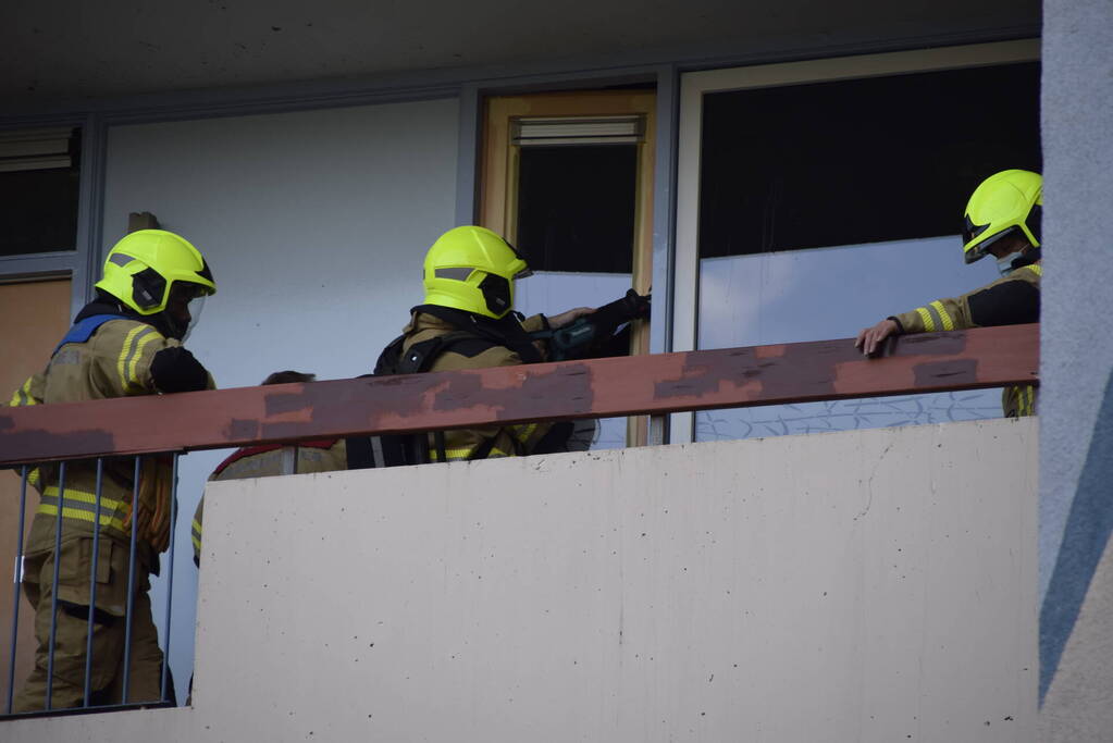 Bewoner sluit zichzelf buiten met eten nog in oven