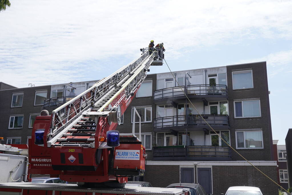 Flinke brand op balkon van appartement