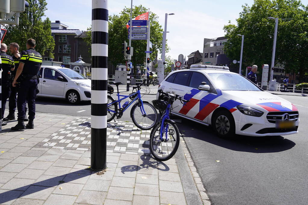 Fietser gewond bij aanrijding op kruising