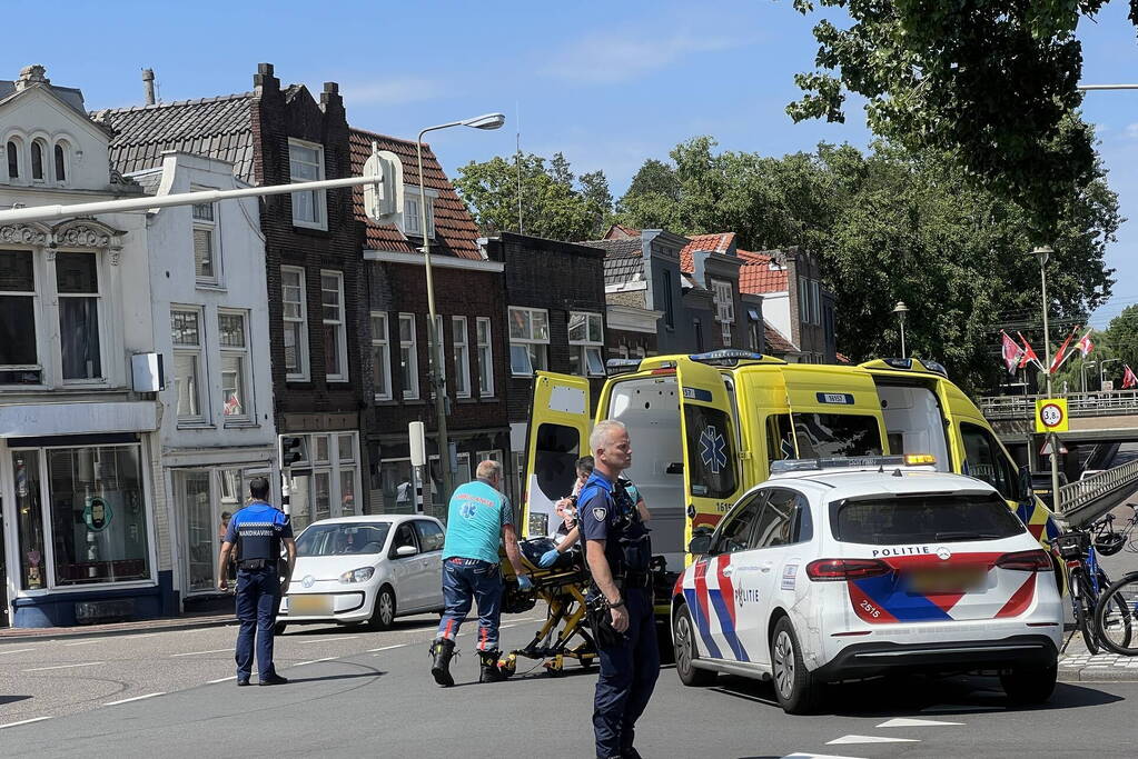 Fietser gewond bij aanrijding op kruising