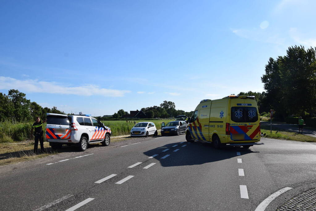 Motorrijder gewond bij ongeval met twee auto's