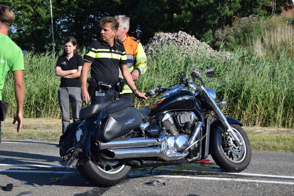Motorrijder gewond bij ongeval met twee auto's