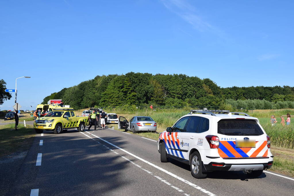 Motorrijder gewond bij ongeval met twee auto's