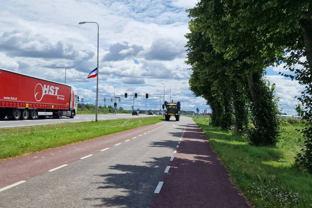 Omgekeerde vlaggen demonstratie Lelystad airport