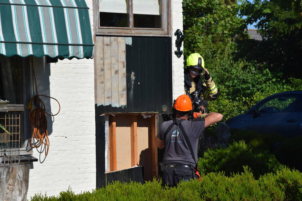 Isolatie vat vlam door wegbranden van verf