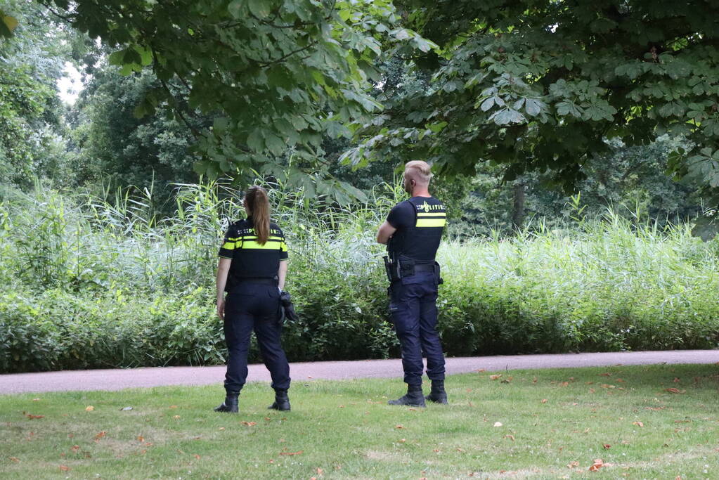 Grote zoekactie naar verdachte personen