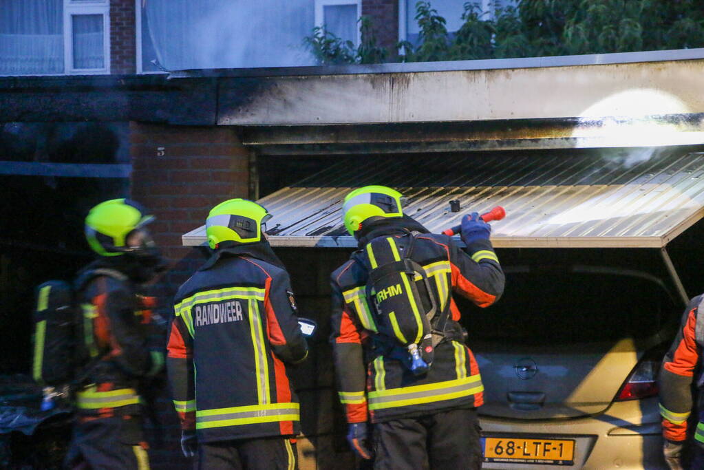 Flinke brand in meerdere garageboxen