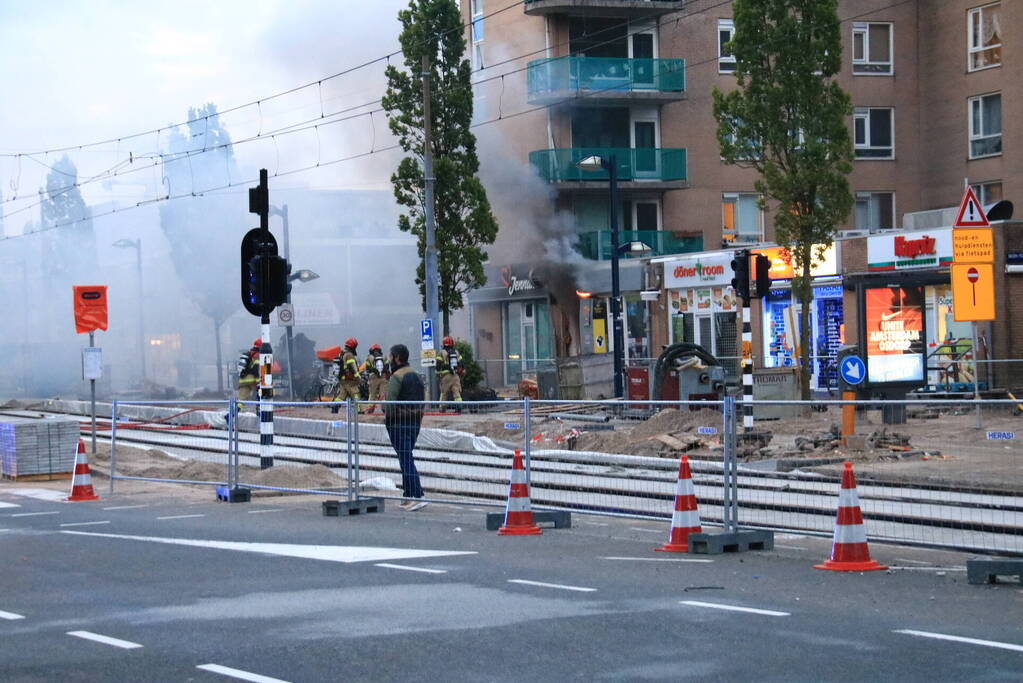 Enorme schade en brand na plofkraak