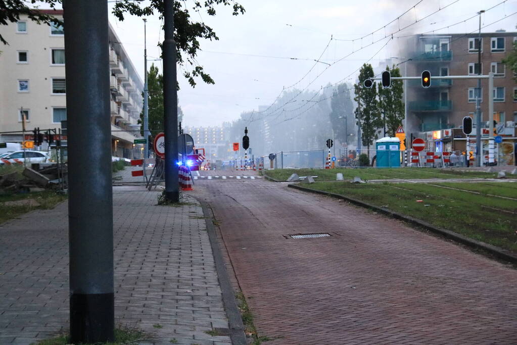 Enorme schade en brand na plofkraak