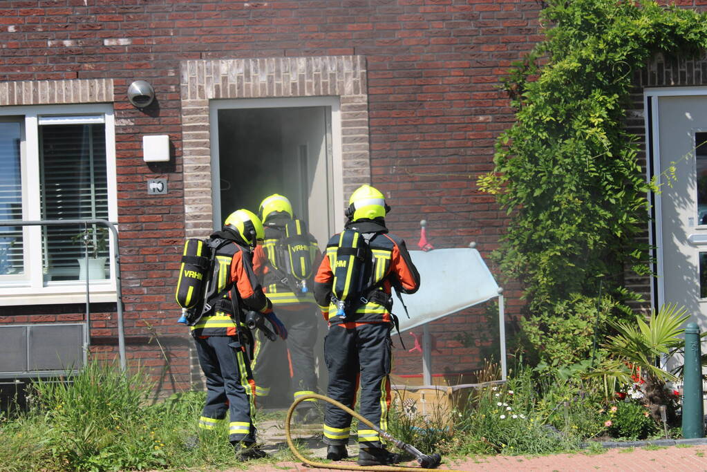 Veel rook bij brand in woning