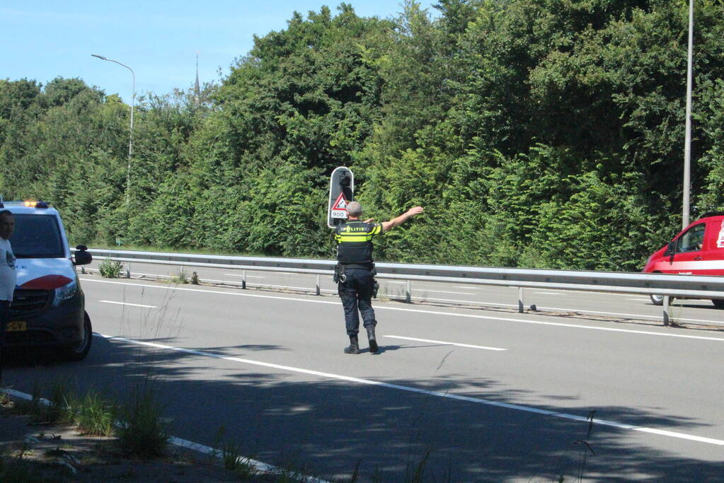 Vrouw onwel in personenauto