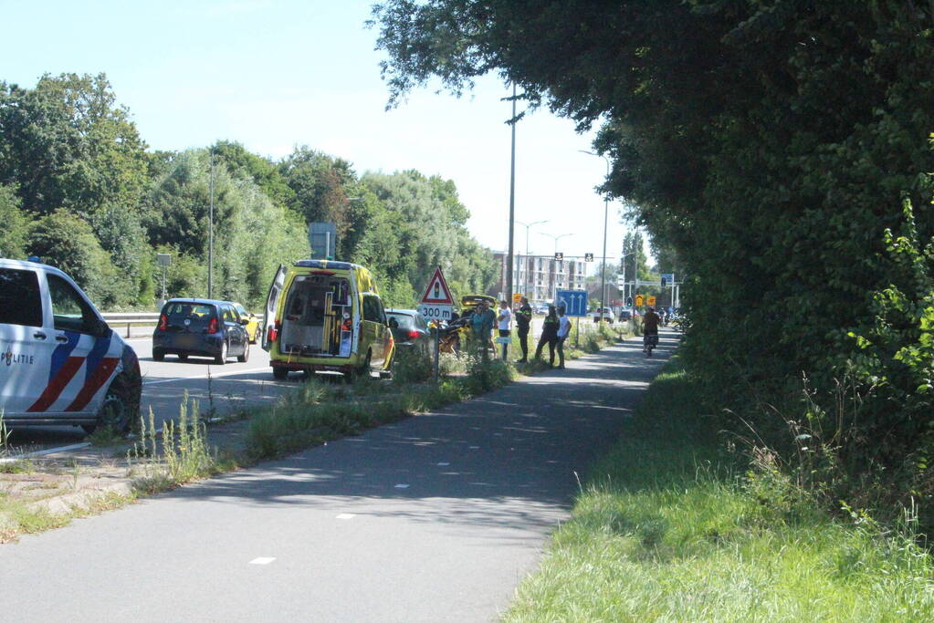 Vrouw onwel in personenauto