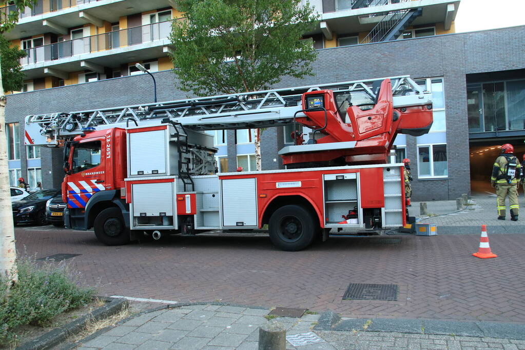 Fietsaccu in brand in parkeergarage