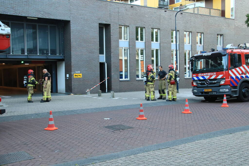 Fietsaccu in brand in parkeergarage