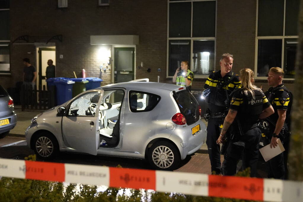 Gewonde bij schietpartij vanuit auto in woonwijk
