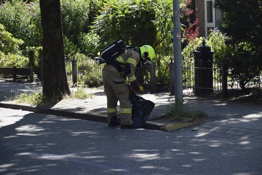 Brandweer doet onderzoek naar zak met onbekende stof
