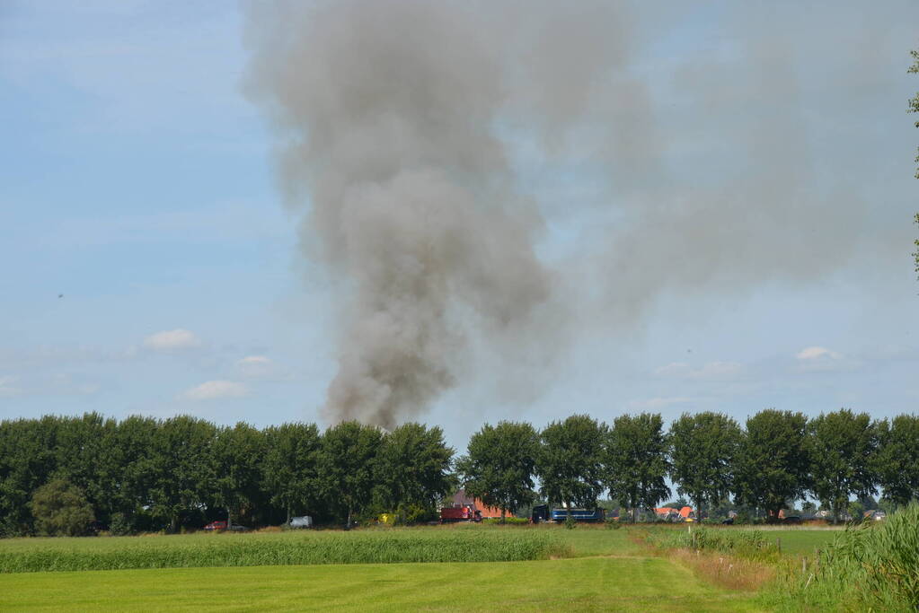 Boerderij volledig in brand