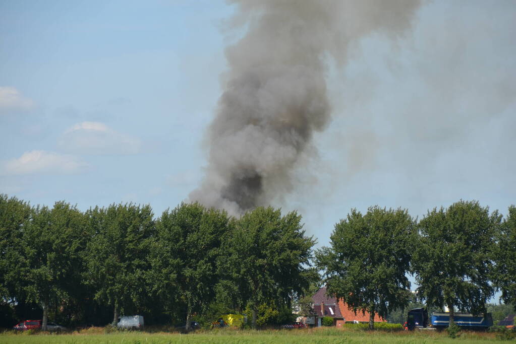 Boerderij volledig in brand
