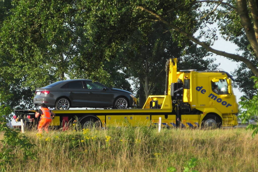 Meerdere personenwagens berokken bij botsing