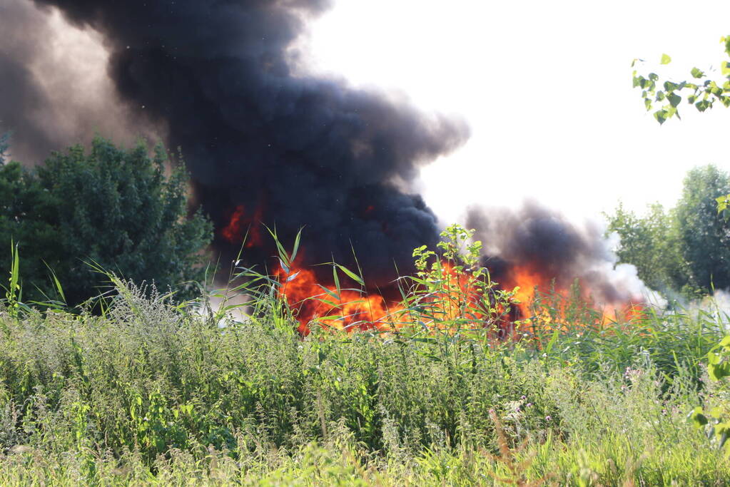 Uitslaande brand in caravan