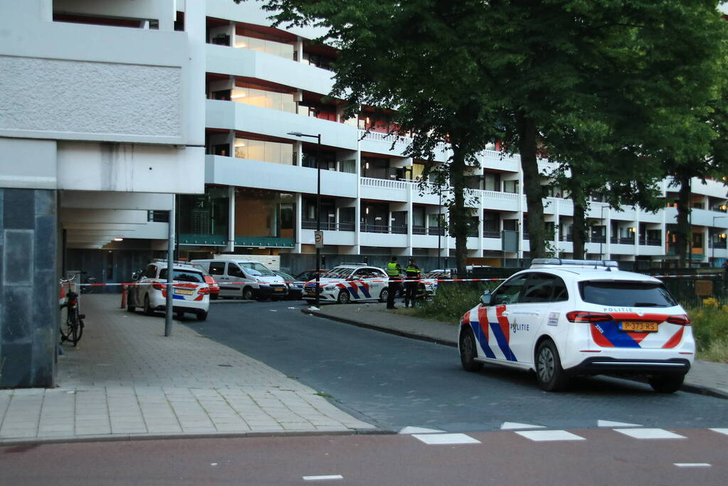 Politie onderzoekt schietpartij op straat