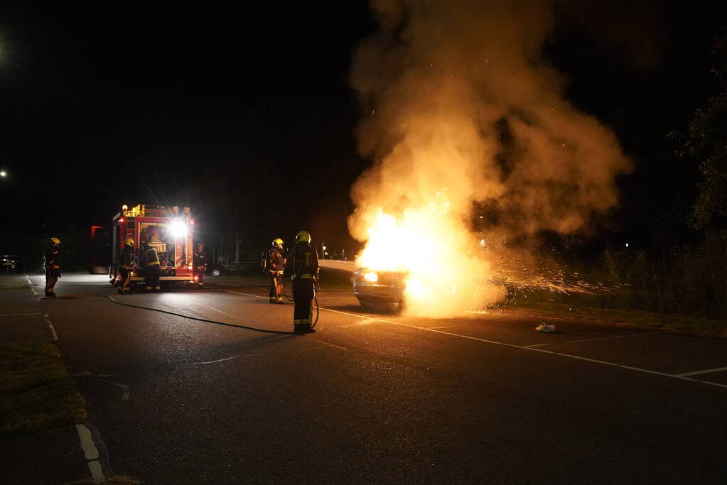 Auto volledig uitgebrand