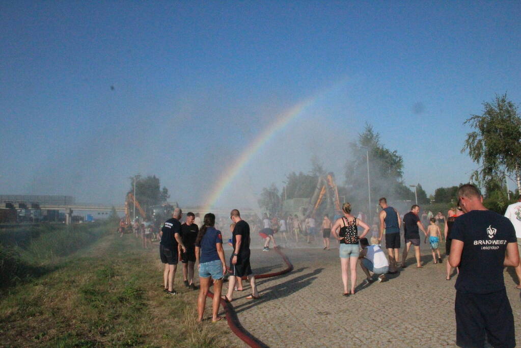 Brandweerkorps zorgt voor waterfestijn