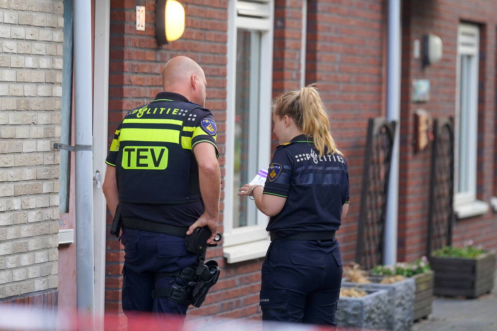 Explosief ontploft bij voordeur van woning
