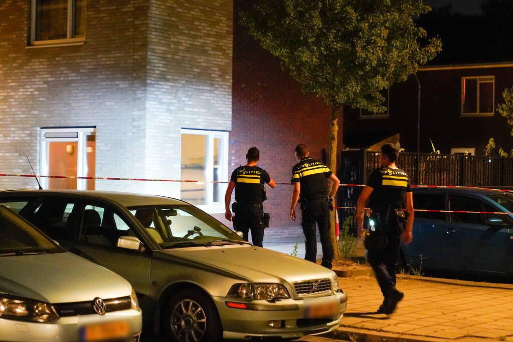 Explosief ontploft bij voordeur van woning