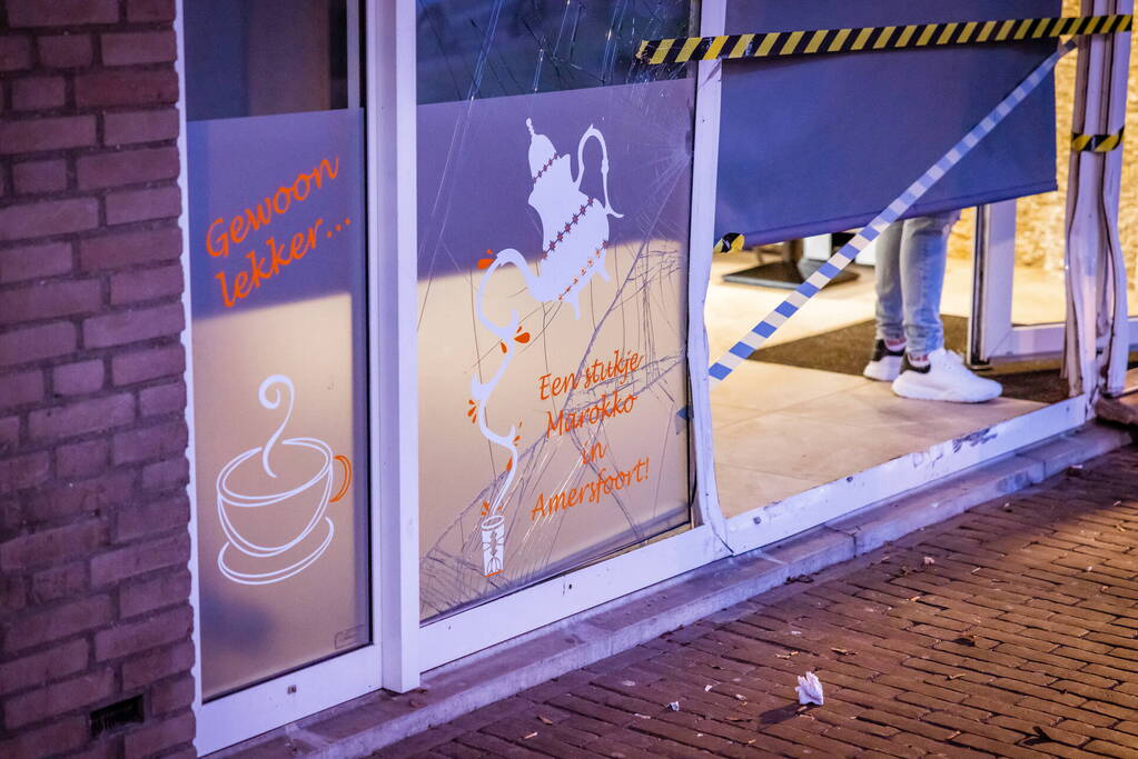 Zes maanden celstraf voor automobilist die winkelpui inreed